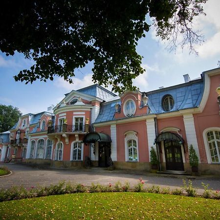 Готель U Schabinskiej - Palac W Gorlicach Ґорліце Екстер'єр фото